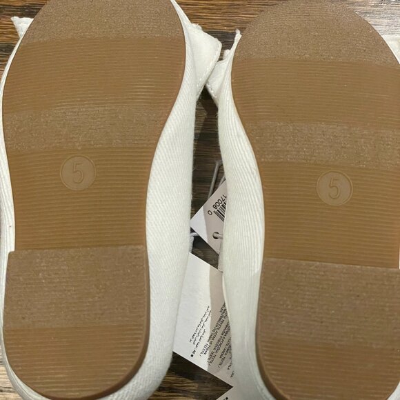 BNWT | Baby/Toddler Denim Flats w/ Bows - Picture 3 of 4